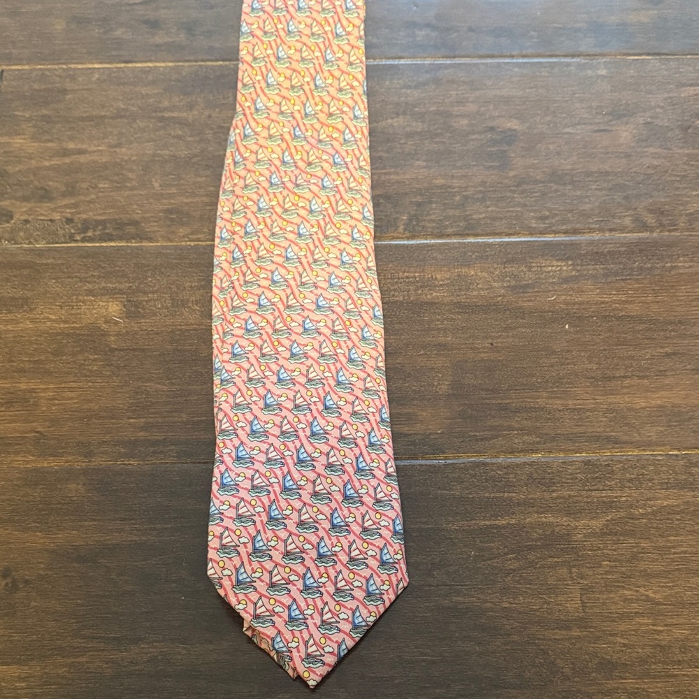 Vineyard vines sailboat tie